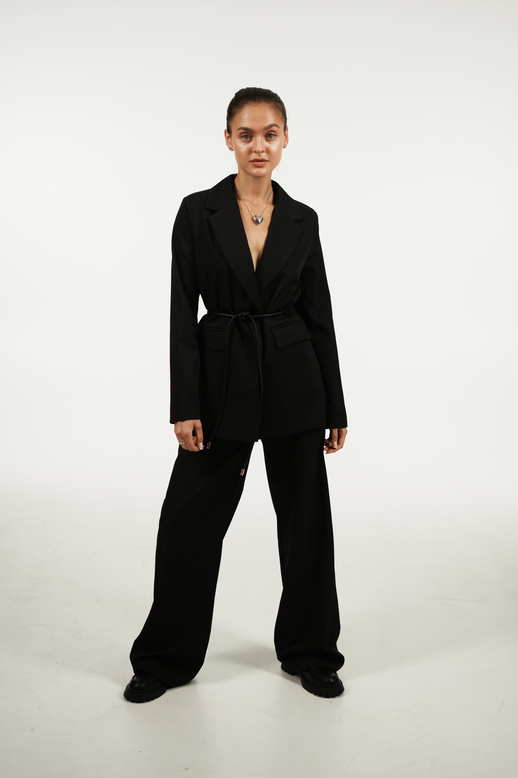 Брюки TUO MONDO черные