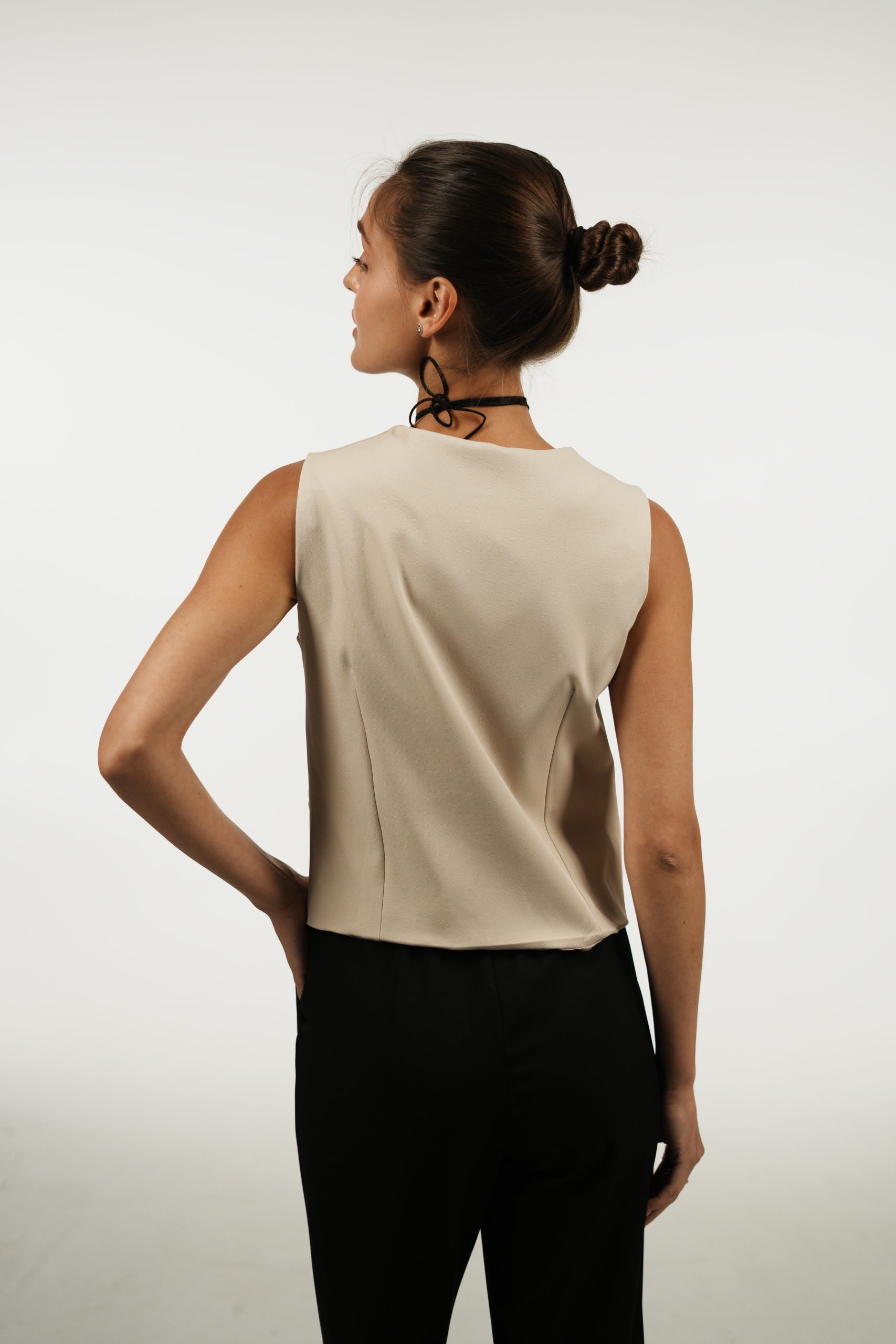 Жилет бежевый TUO MONDO