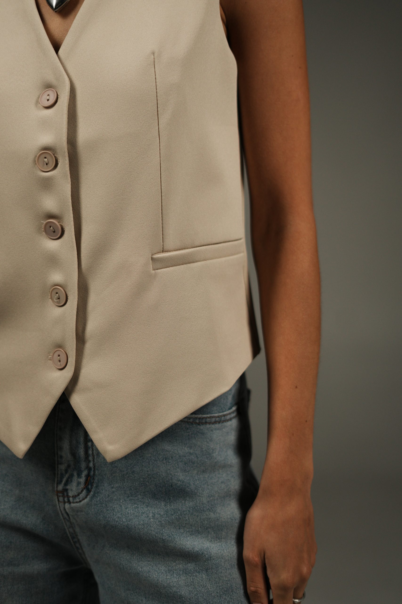 Жилет бежевый TUO MONDO