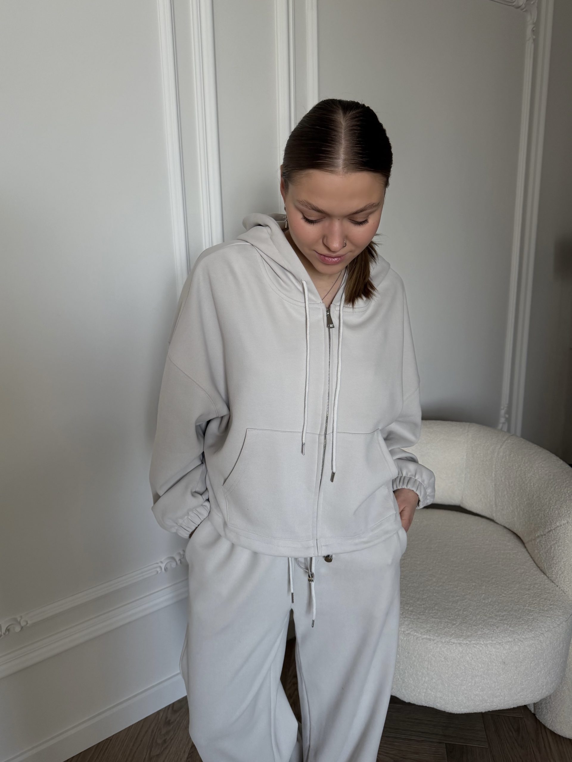 Костюм светло-серый