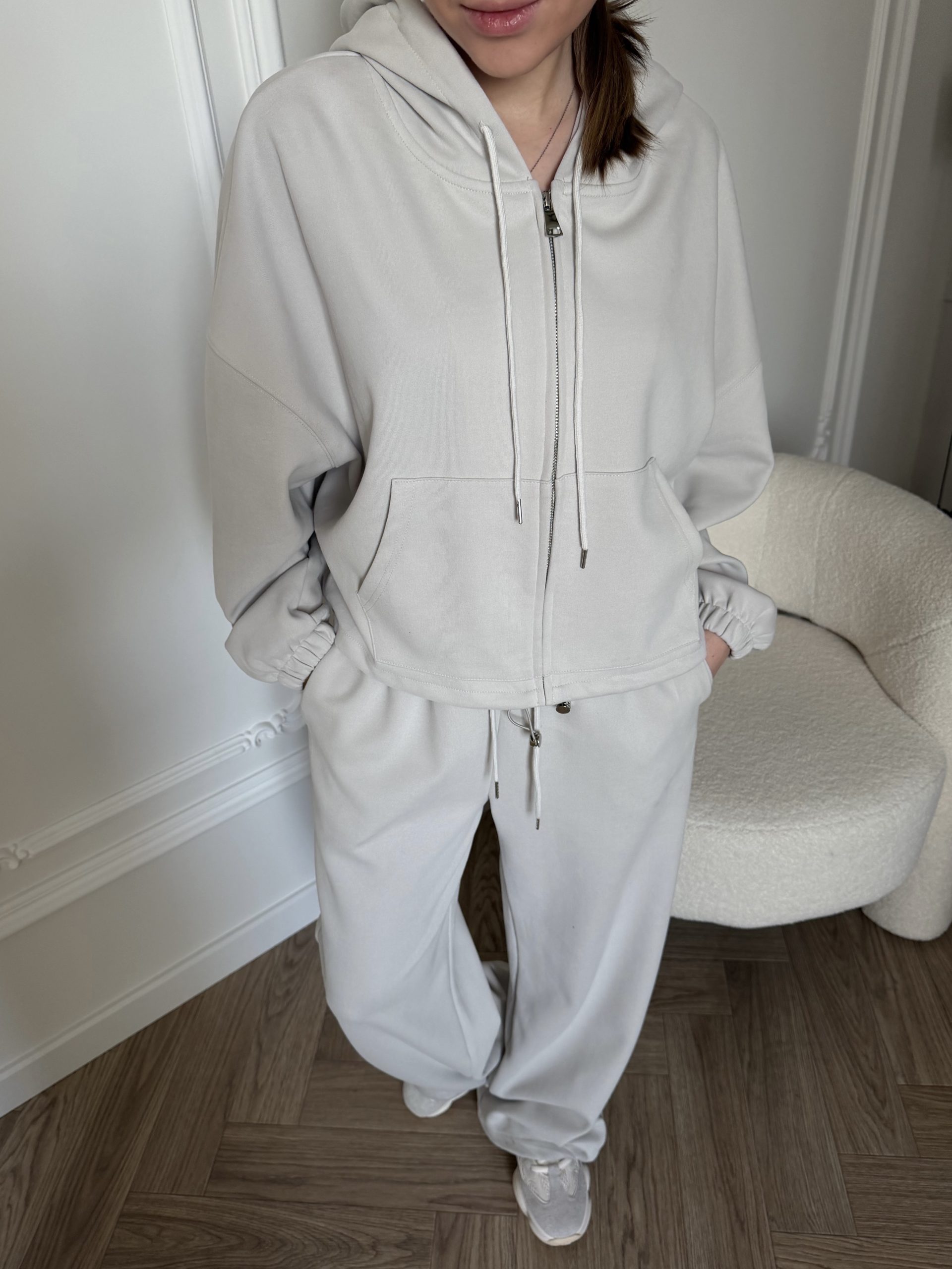 Костюм светло-серый