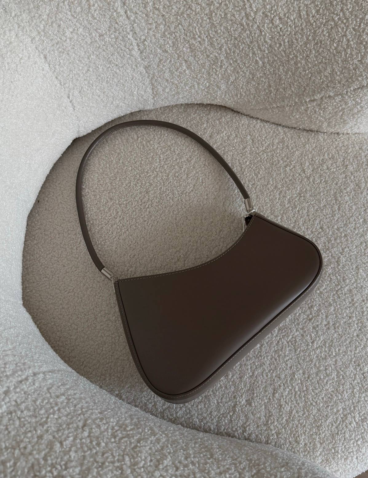 Сумка бежевая