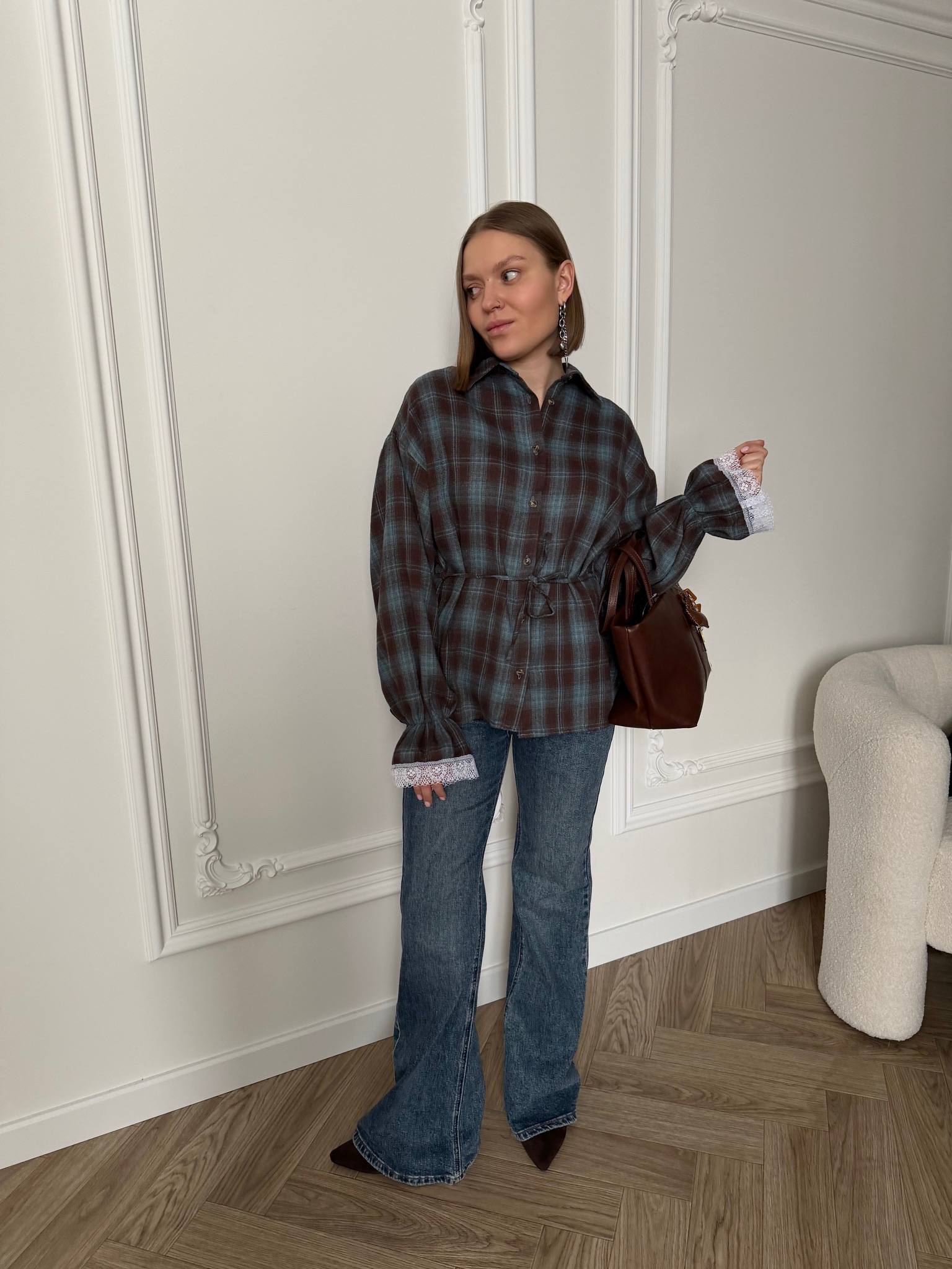 Рубашка с кружевом и поясом