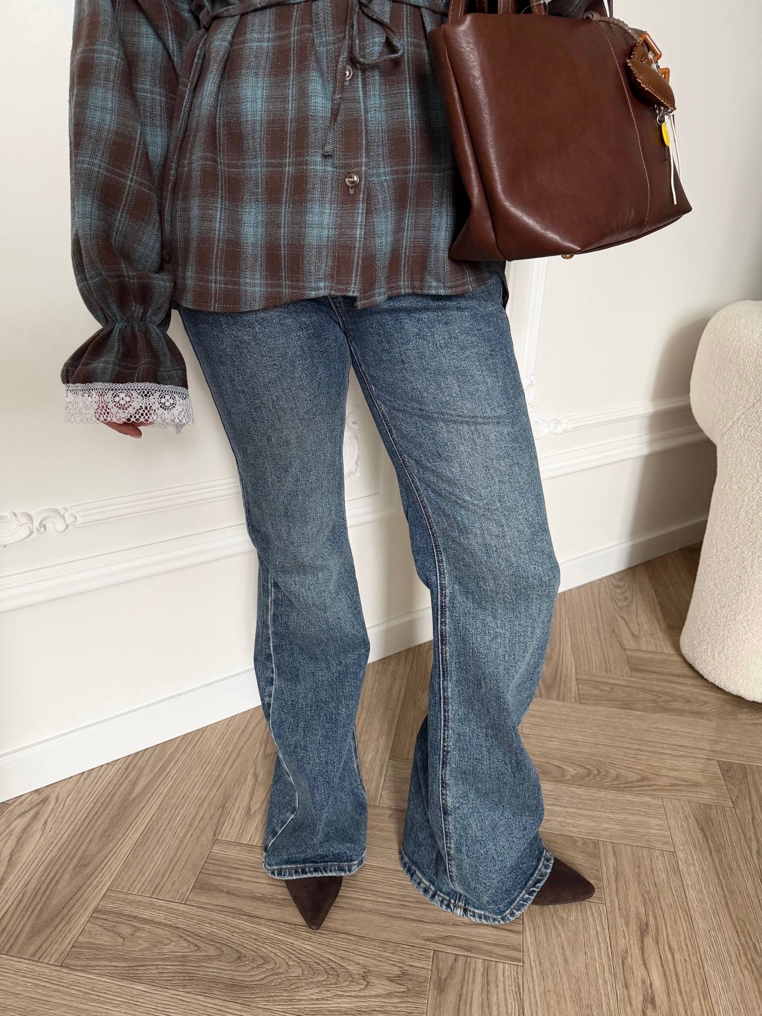 Рубашка с кружевом и поясом