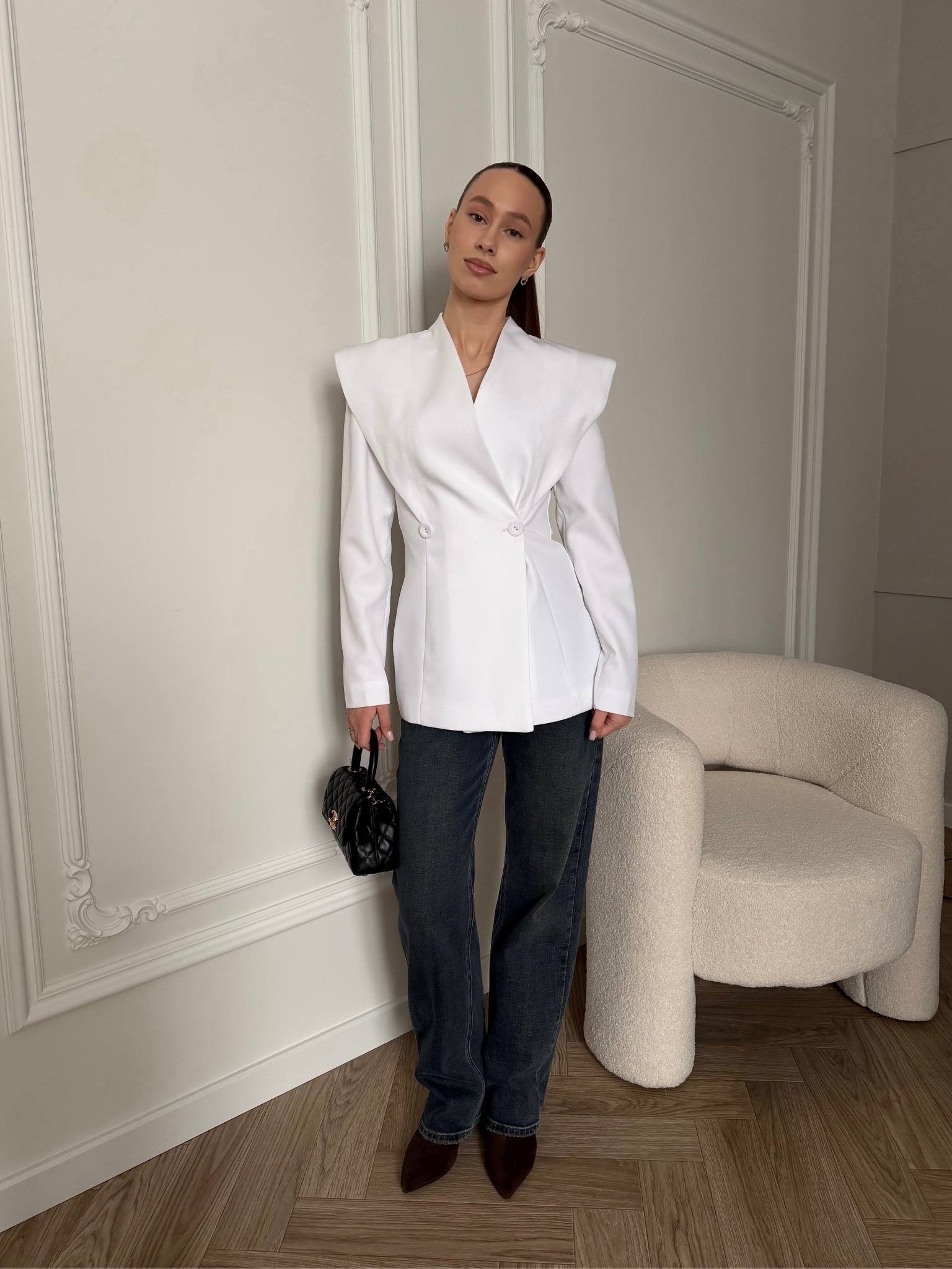 Пиджак с плечами