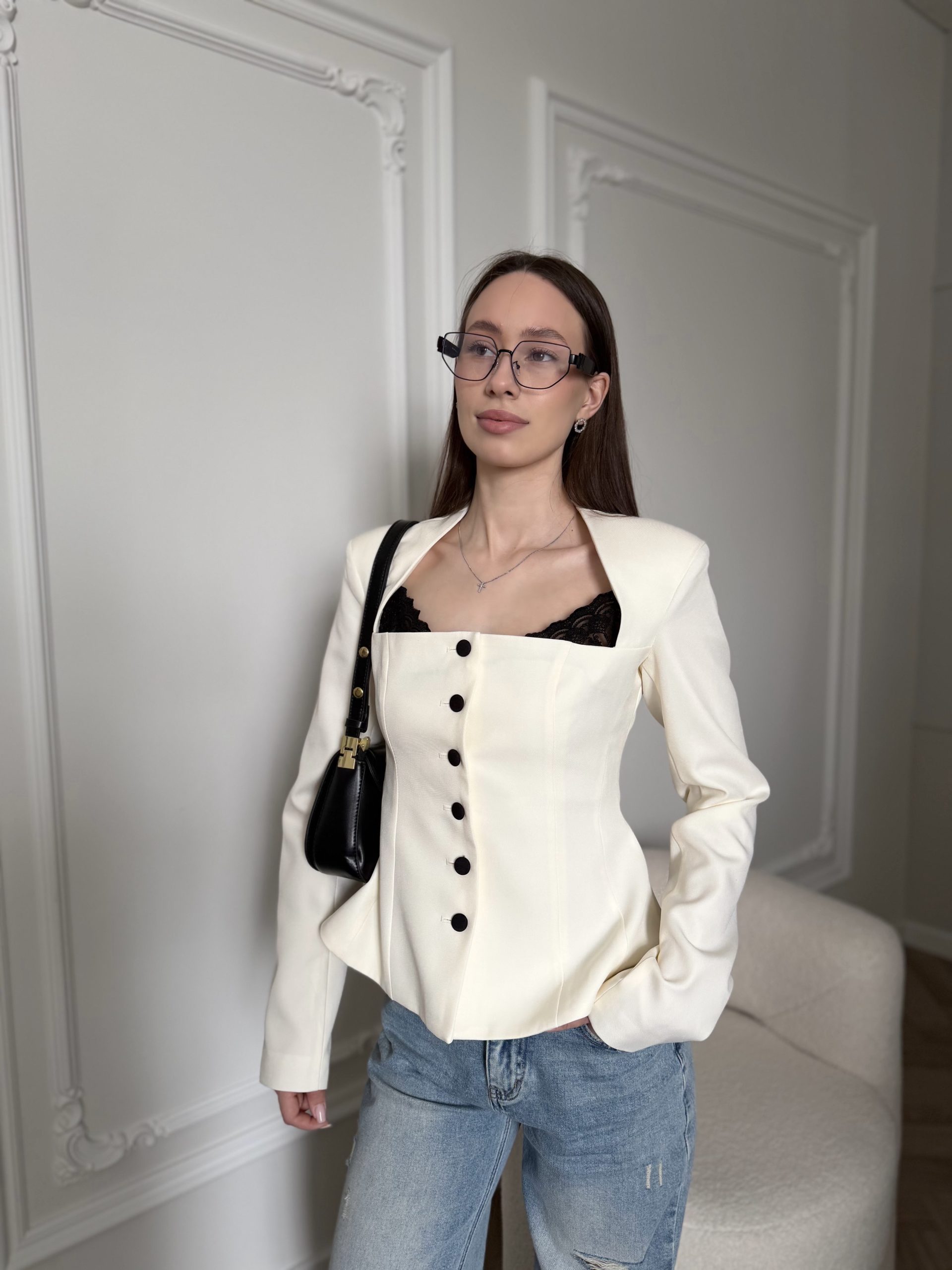 Жакет с кружевом