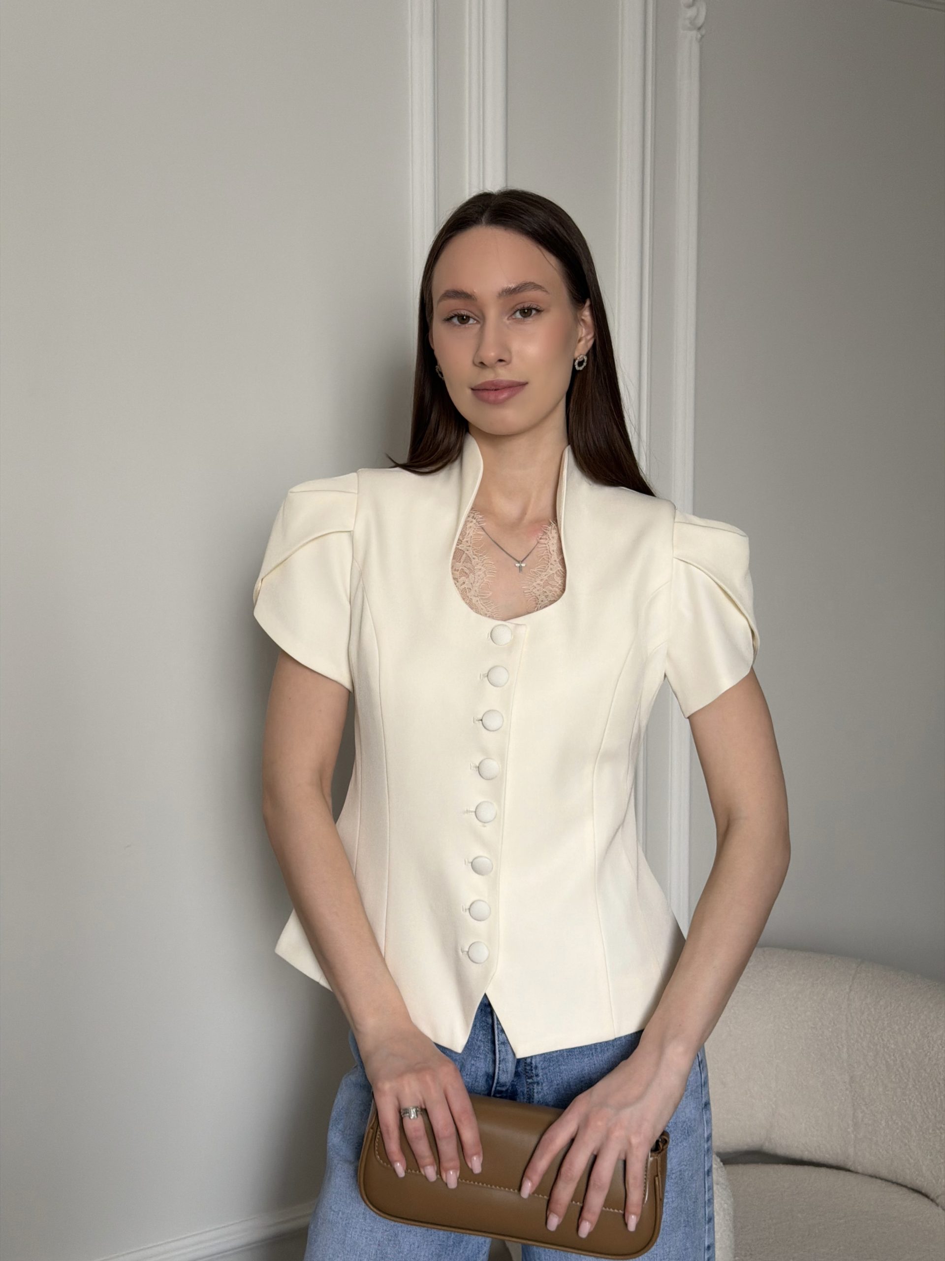 Жакет с коротким рукавом и кружевом