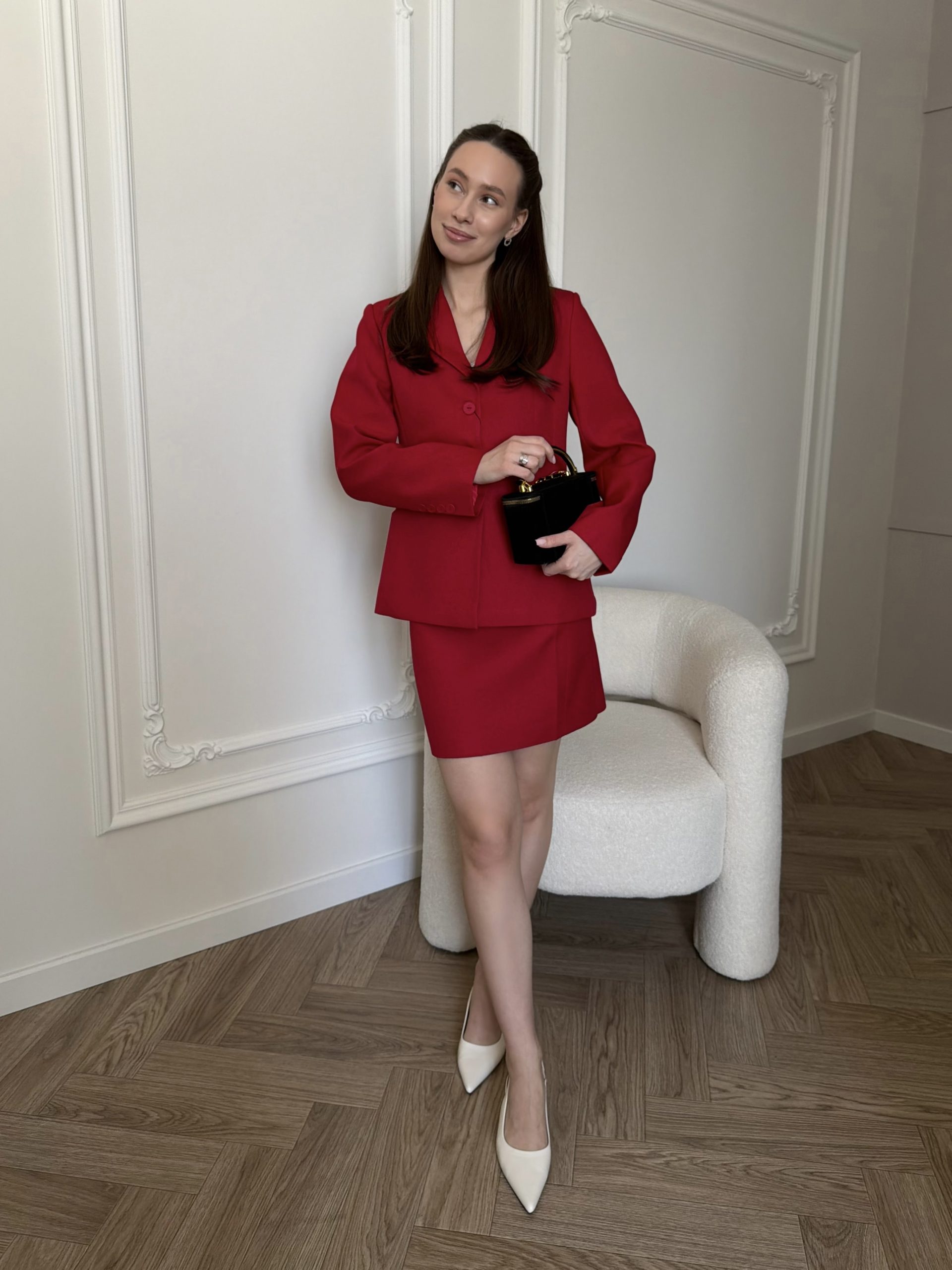 Костюм с юбкой