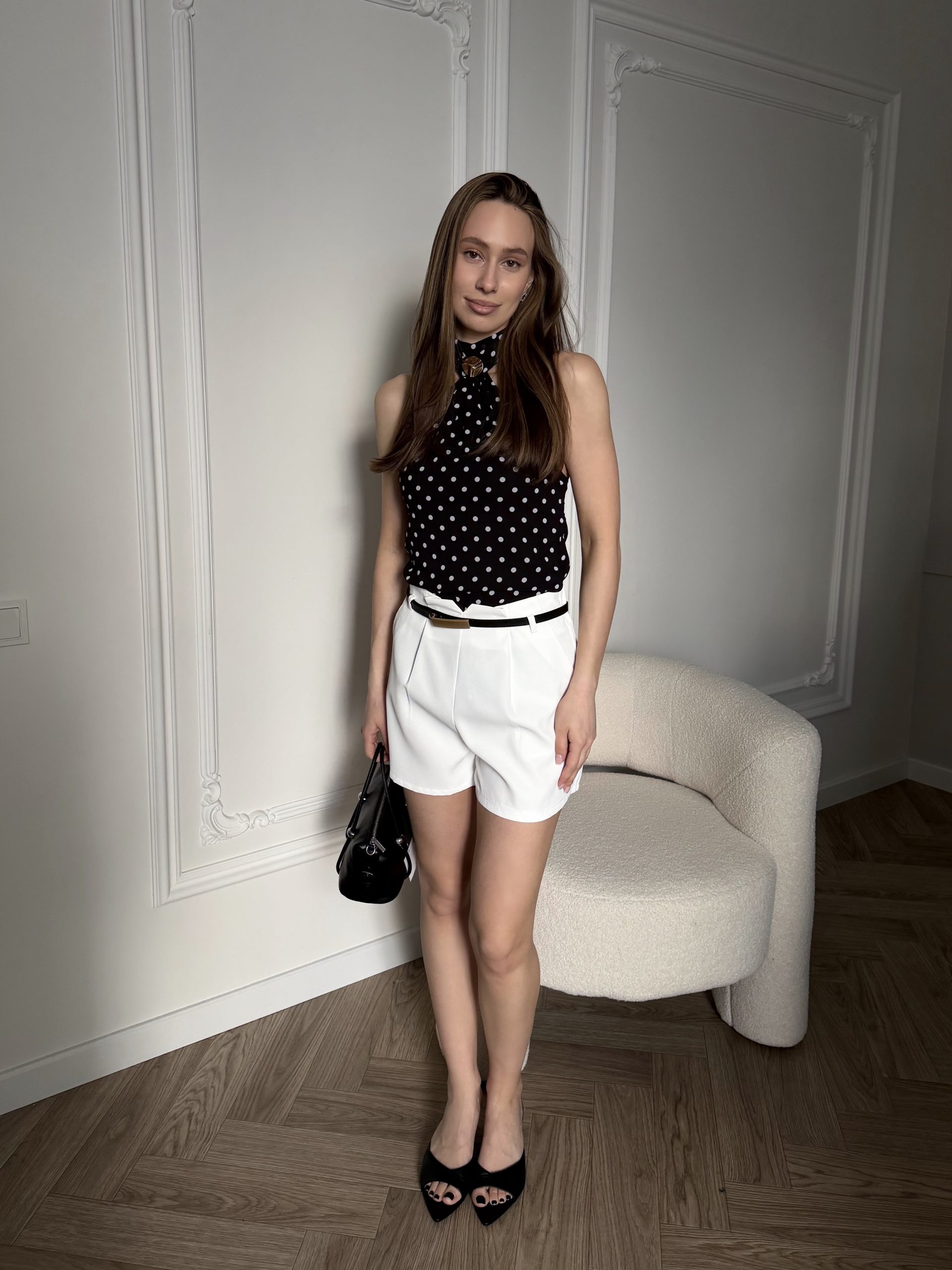 Шорты белые