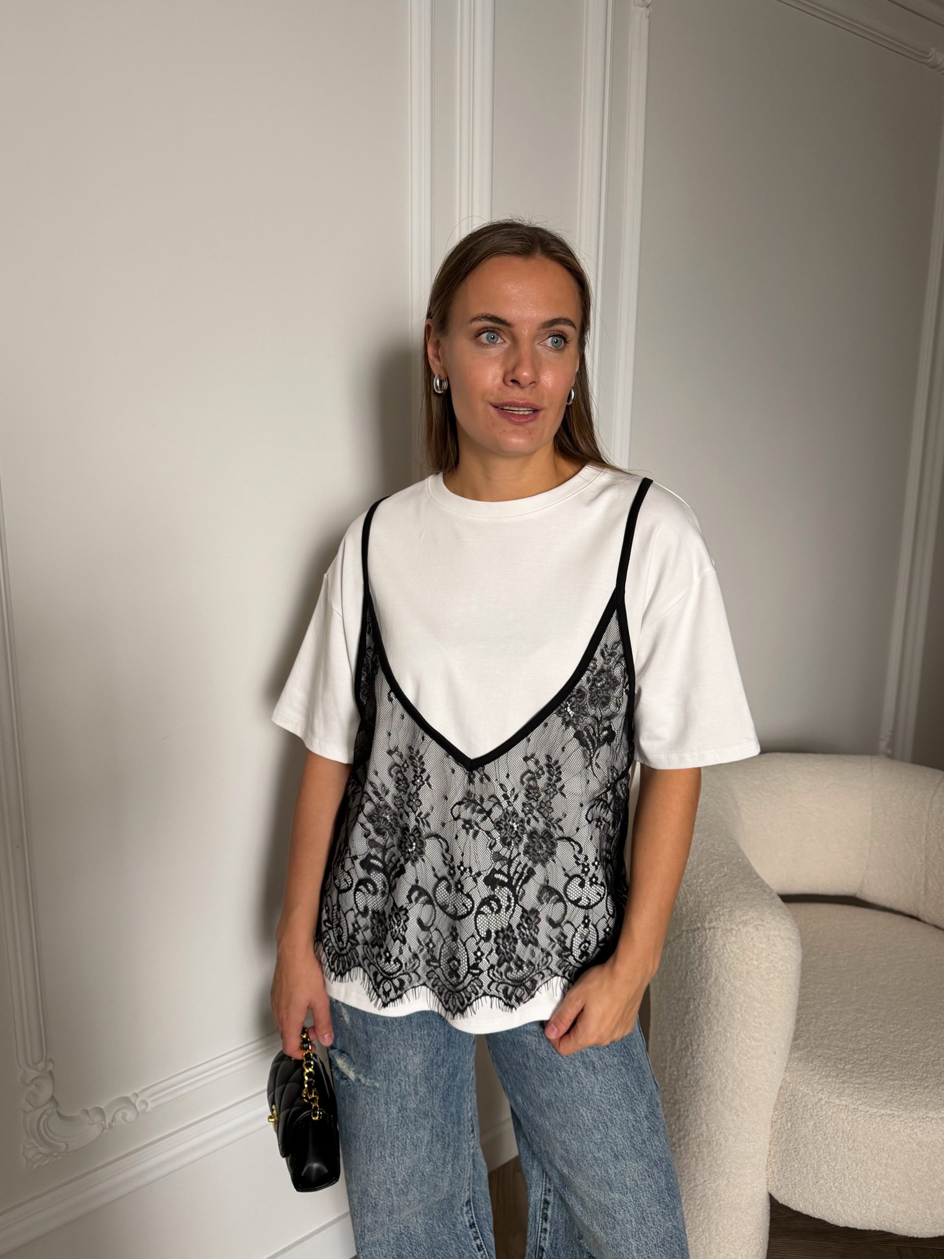 Футболка с кружевом