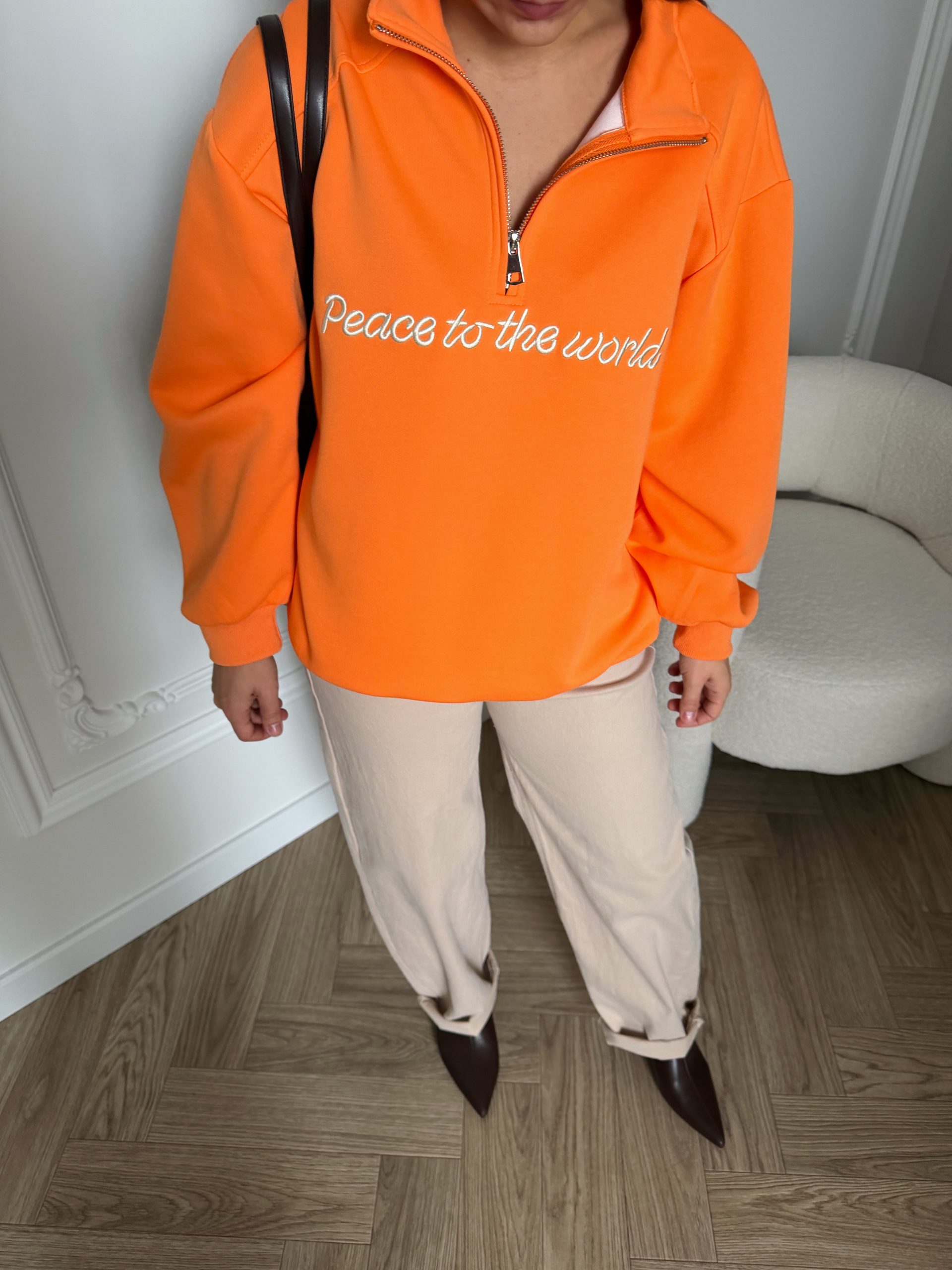 Свитшот с надписью