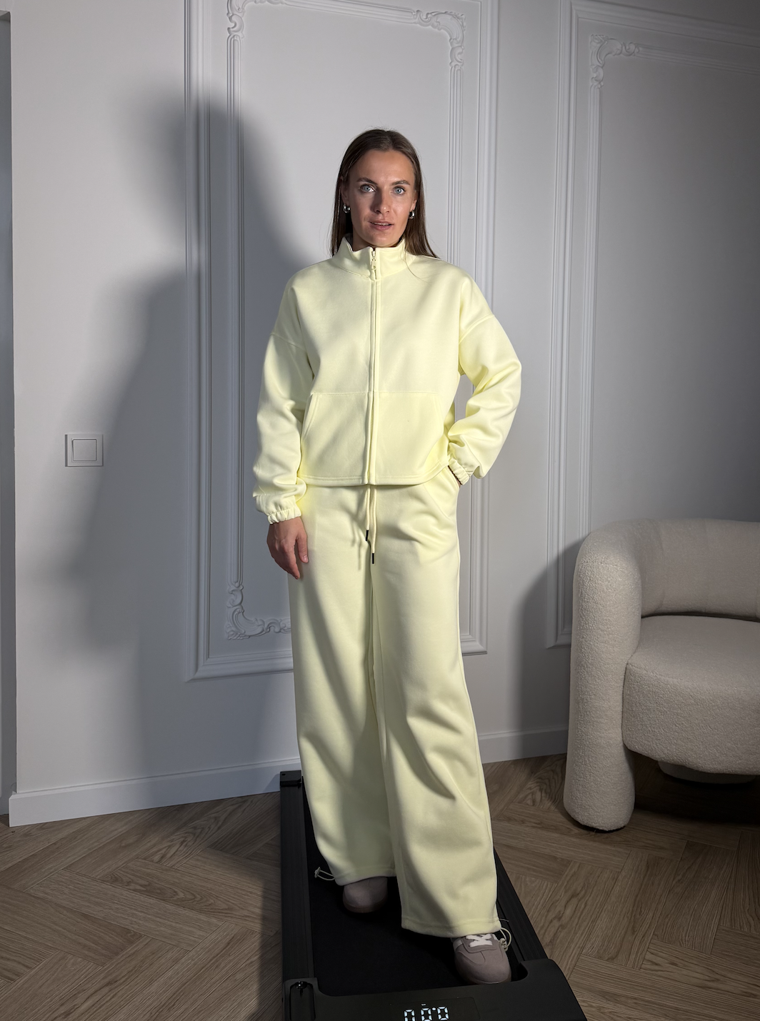 Спортивный костюм желтый